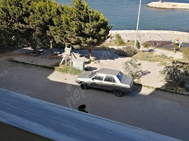 Bandırma HacıYusuf ta önü açık deniz manzaralı 1. kat 2+1
