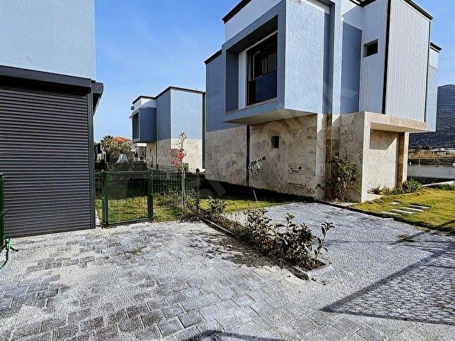 KUŞADASINDA DENİZE 300 MT ÖZEL HAVUZLU VİLLA - Görsel 2
