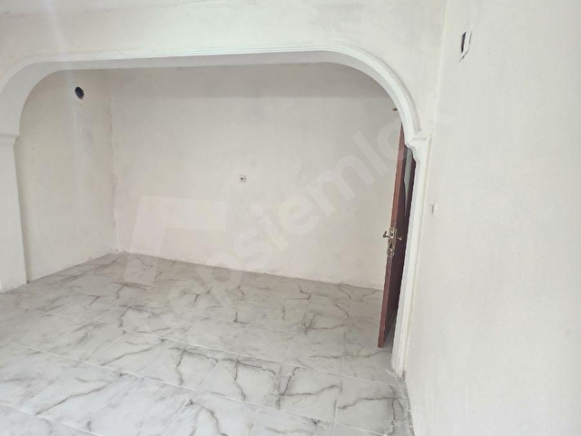 GÜNDOĞDU MAHALLESİNDE 2 KATLI 2+1 155M² ARSA İÇERİSİNDE BAHÇEL - Görsel 2