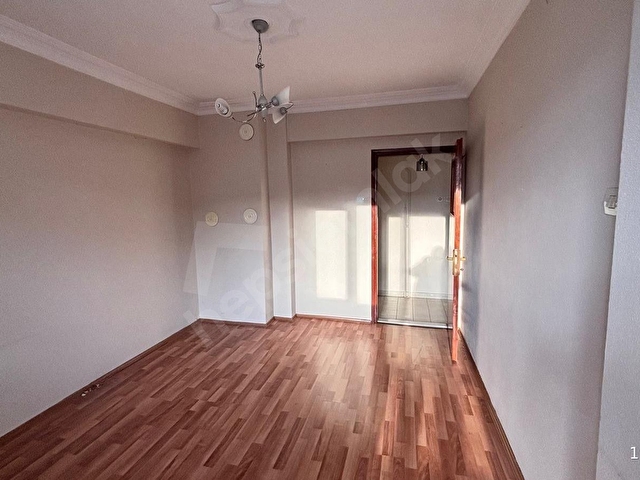 BARIŞ MAHALLESİ SİTE İÇERİSİNDE 3+1 FERAH KOMBİLİ DAİRE - Görsel 11