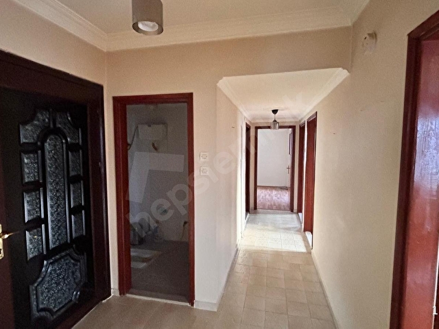 BARIŞ MAHALLESİ SİTE İÇERİSİNDE 3+1 FERAH KOMBİLİ DAİRE - Görsel 4