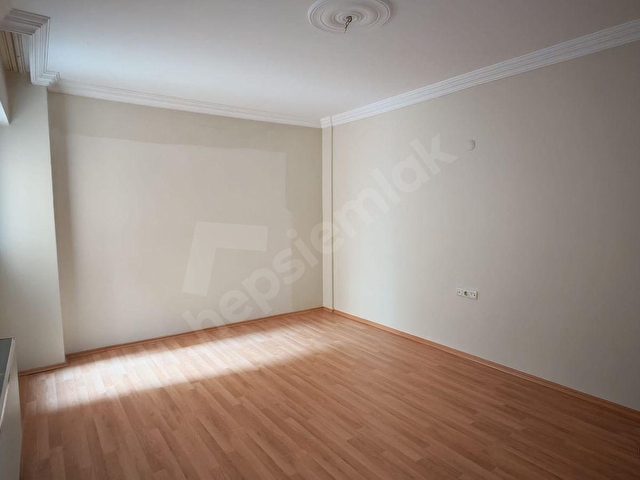 MALKOÇTA CADDE ÜZERİ 3+1 ARAKAT KİRALIK DAİRE - Görsel 7