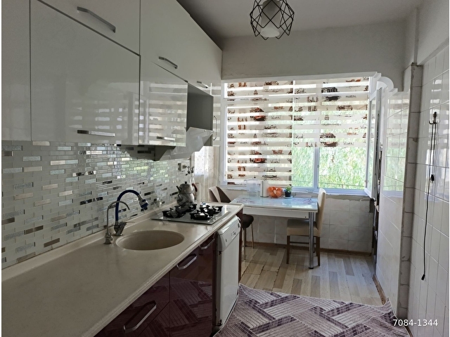 BORNOVA STADYUMU YAKINI BAKIMLI SATILIK FIRSAT DAİRE - Görsel 3
