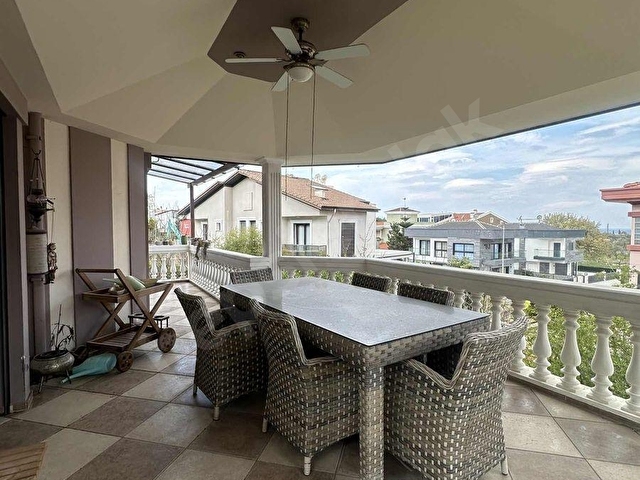 Güzelbahçe Yaka Mahallesinde Tam Müstakil Villa - Görsel 2