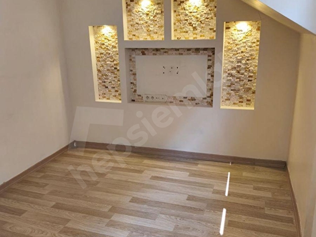 İCADİYE MERKEZDE 1+1 ÖZEL BAHÇE KULLANMLI ÇOK TEMİZ DAİRE
