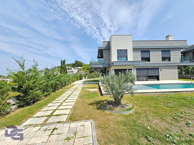 URLA KEKLİKTEPEDE SİTE İÇİNDE, HAVUZLU, 4+2 SATILIK VİLLA - Görsel 24