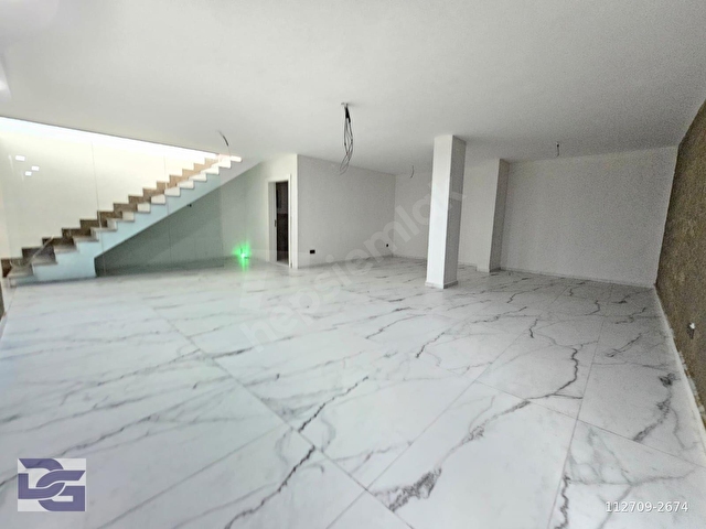 URLA KEKLİKTEPEDE SİTE İÇİNDE, HAVUZLU, 4+2 SATILIK VİLLA - Görsel 21