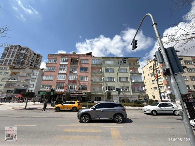 YAĞMUR EMLAKTAN VALİLİĞİN KARŞISINDA 2+1 KİRALIK DAİRE