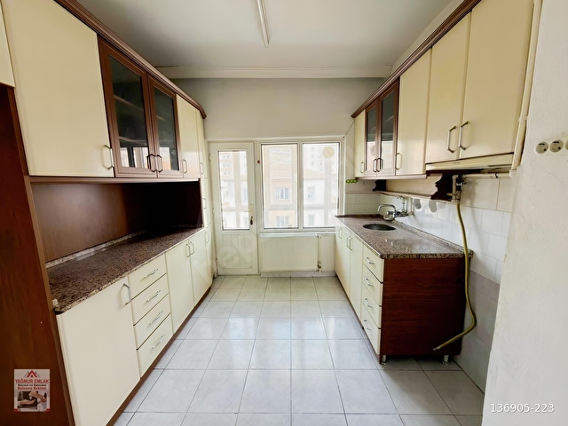 YAĞMUR EMLAKTAN VALİLİĞİN KARŞISINDA 2+1 KİRALIK DAİRE - Görsel 3