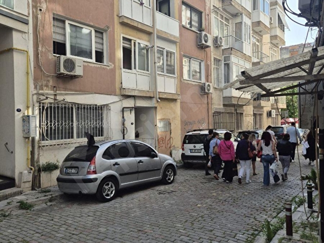 İzmir Karşıyaka Tuna mh. Satılık bahçeli tadilatlı daire zemin - Görsel 28