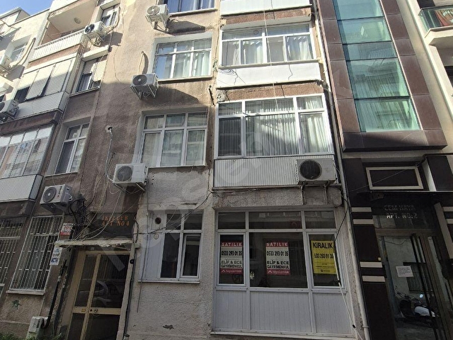İzmir Karşıyaka Tuna mh. Satılık bahçeli tadilatlı daire zemin - Görsel 4