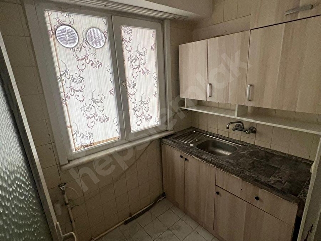 EV-YAPTAN BAHÇELİEVLER M.K.P CAD. YAKINI SATILIK DAİRE - Görsel 4
