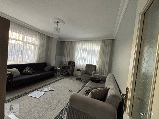 Esenler Üçyüzlüde 90 m² 2+1 Köşe Başı Küçükler Yapıdan - Görsel 2