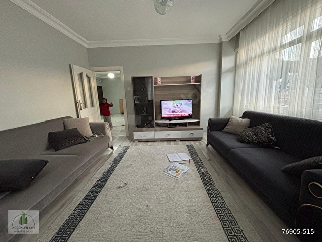 Esenler Üçyüzlüde 90 m² 2+1 Köşe Başı Küçükler Yapıdan - Görsel 4
