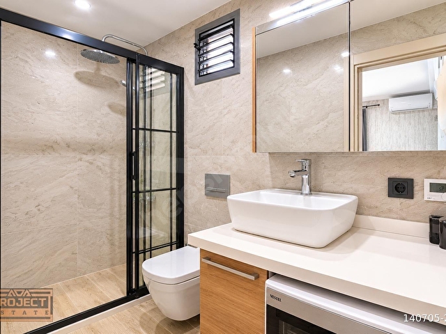 Urla da Denize Sıfır Satılık 1100m2 Arsalı Villa - Görsel 13