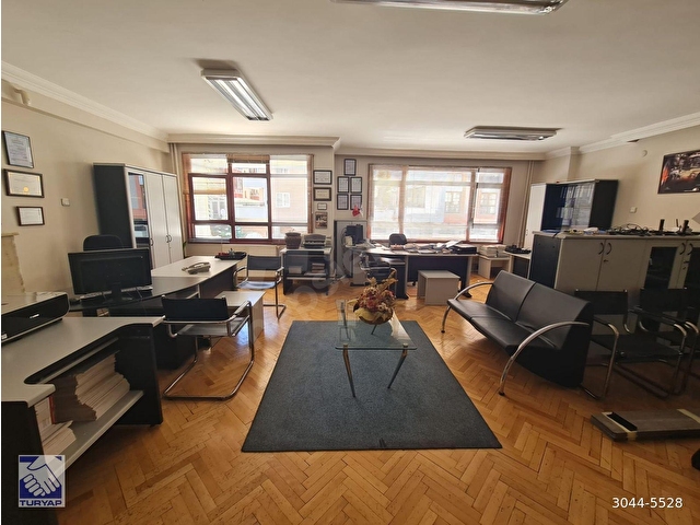 Yıldızevlerde Cadde Üzeri, Teraslı 4+1 Ofis - Görsel 2