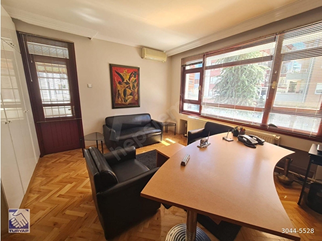 Yıldızevlerde Cadde Üzeri, Teraslı 4+1 Ofis - Görsel 3