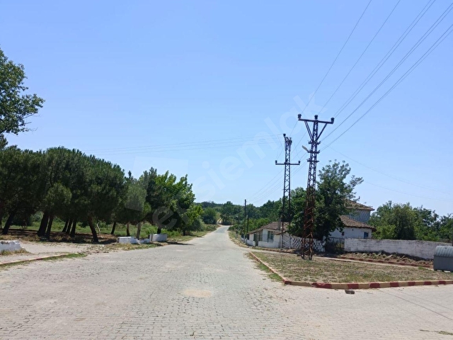 EDİRNE MERİÇ NASUHBEY KÖYÜ SATILIK 3+1 KÖY EVİ  + 1364.M2 ARSA - Görsel 2