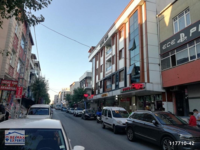 Re Max Experts Ten Guvercintepe Fatih Caddesinde 2 1 Daire 117710 42 Hurriyet Emlak