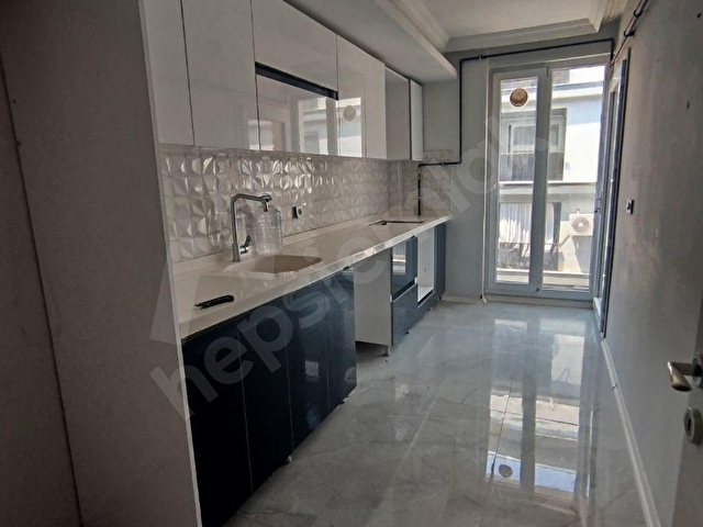 GERMENCİK MERKEZ ÇARŞI İÇİNDE KİRALIK 2+1 DAİRE