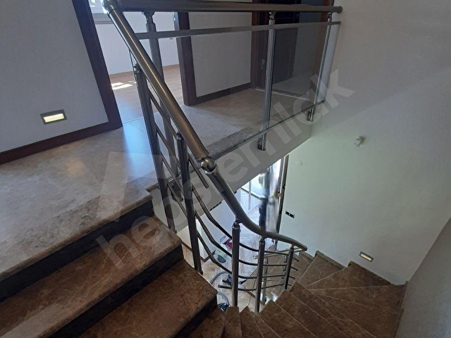 (Y2021) Denize Yakın, Site içi, Yıllık, Eşyasız Kiralık Villa. - Görsel 13