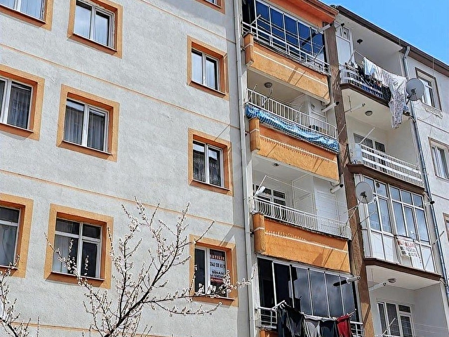 ZİYAGÖKALP MAHALLESİNDE SATILIK DAİRE - Görsel 2