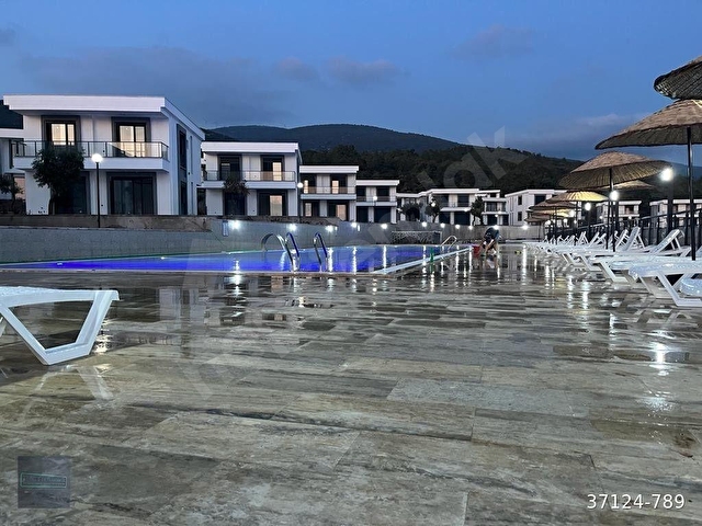 DİDİM AKBÜKte MUHTEŞEM DOĞA VE DENİZ MANZARALI HAVUZLU LÜKS SİTEDE SATILIK GENİŞ FERAH 1+1 DAİRELER - Görsel 18