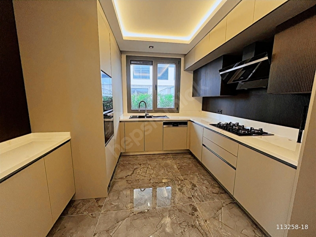 Beylikdüzü Köşk Tadında Sıfır Müstakil Havuzlu 6+1 Villa - Görsel 12