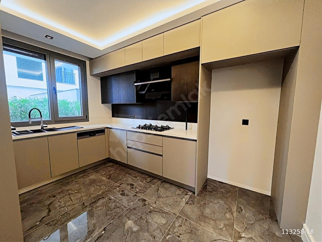 Beylikdüzü Köşk Tadında Sıfır Müstakil Havuzlu 6+1 Villa - Görsel 15