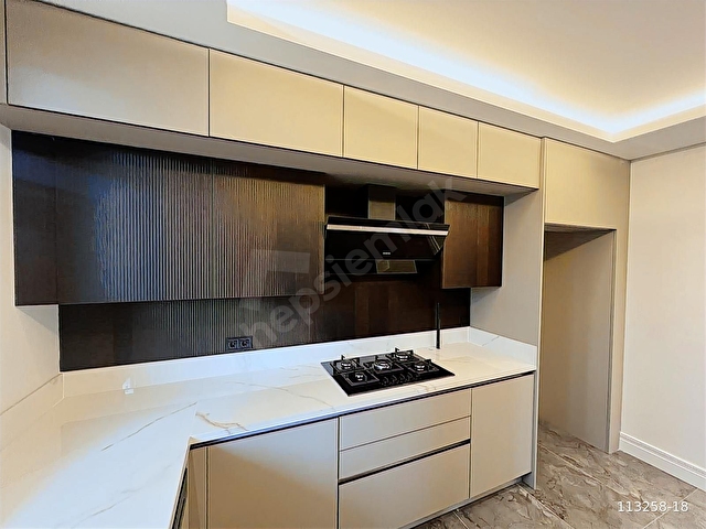 Beylikdüzü Köşk Tadında Sıfır Müstakil Havuzlu 6+1 Villa - Görsel 11