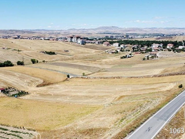 ALTINOVA FUAR ALANINDA 500 METRE İMARLI ARSA - Görsel 17