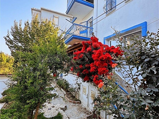 FOÇADA EŞYALI 2+1 BAHÇELİ DAİRE