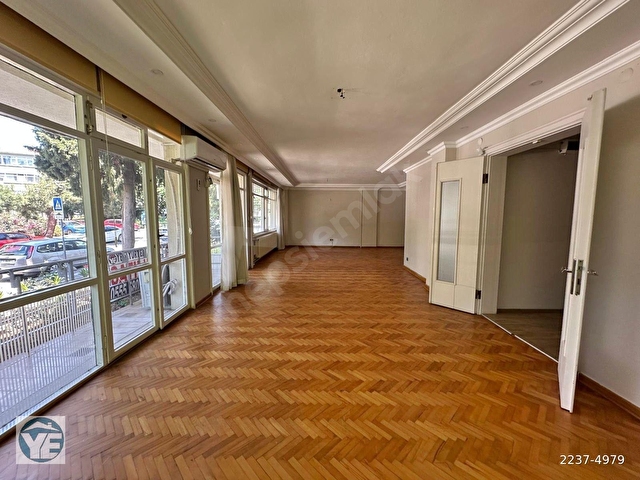 YEŞİLYURT EMLAKTAN YEŞİLKÖYDE 3,5+SALON 140m2 KİRALIK Y.GİRİŞ - Görsel 2