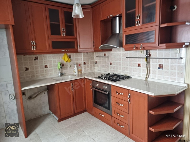 Uçar Emlak’tan  Nergiz İzban Durağı , Bostanlı Yakını Bakımlı Kullanışlı Kiralık 3+1 Daire