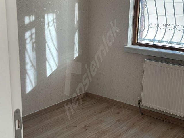 SATILIK EMEL SOKAKTA 1,KATTA 3+1 FULL YAPILI DAİRE - Görsel 7