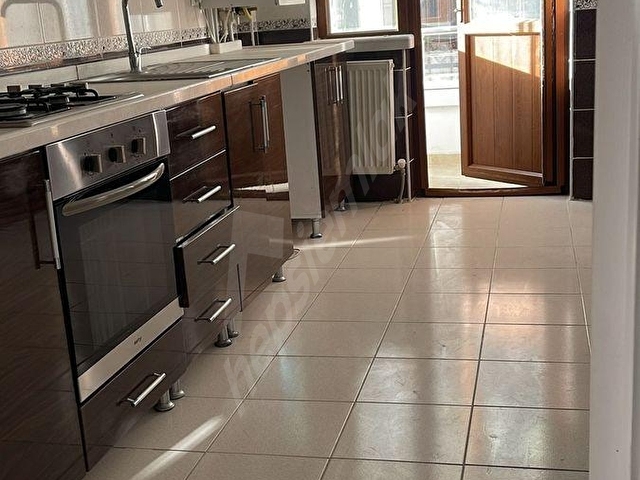SATILIK EMEL SOKAKTA 1,KATTA 3+1 FULL YAPILI DAİRE - Görsel 9