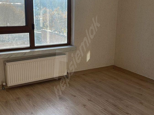 SATILIK EMEL SOKAKTA 1,KATTA 3+1 FULL YAPILI DAİRE - Görsel 6