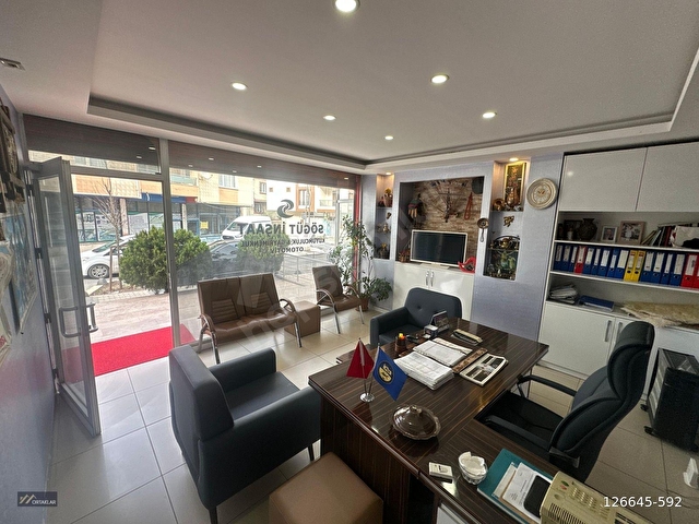 Sancaktepe Sarıgazide Lise caddesinde kiralık 200 m2 dükkan - Görsel 10