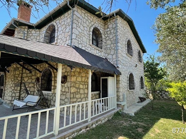 Didim yeşiltepede 700 metre arsa içinde havuzlu otoparklı full eşyalı satılık 5 + 2 taş villa - Görsel 2