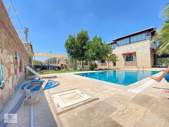 Didim yeşiltepede 700 metre arsa içinde havuzlu otoparklı full eşyalı satılık 5 + 2 taş villa - Görsel 8
