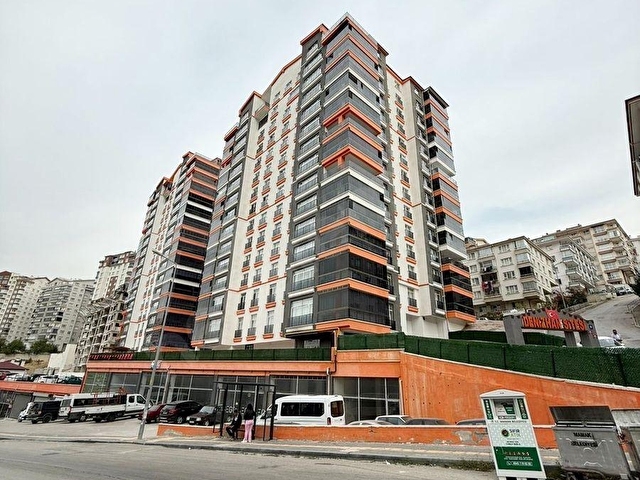 ANA CAD ÜZER ÇİFT BLOKLU SİTEDE 200m² SATILIK 4+1 DUBLEKS DAİRE! - Görsel 3