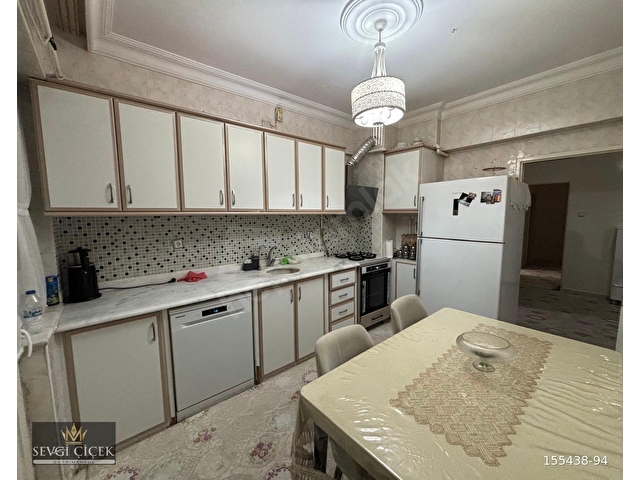 KARATAŞ MERKEZDE 3+1 HASARSIZ SATILIK DAİRE - Görsel 4