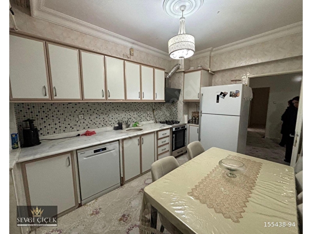 KARATAŞ MERKEZDE 3+1 HASARSIZ SATILIK DAİRE - Görsel 2