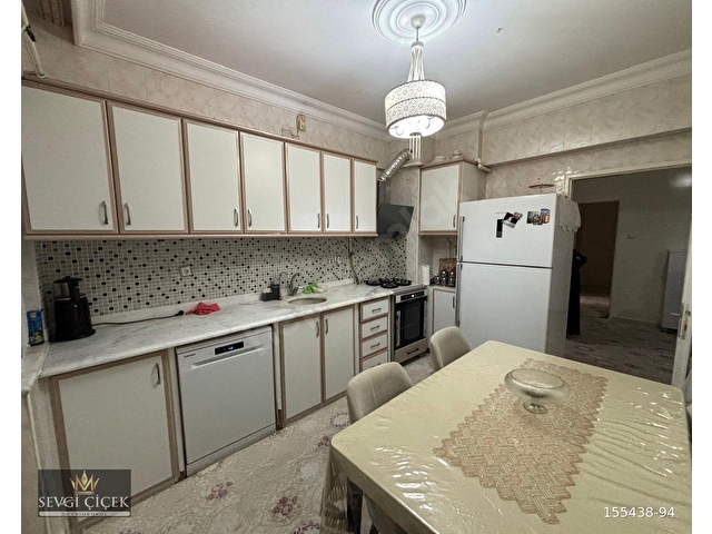 KARATAŞ MERKEZDE 3+1 HASARSIZ SATILIK DAİRE - Görsel 3