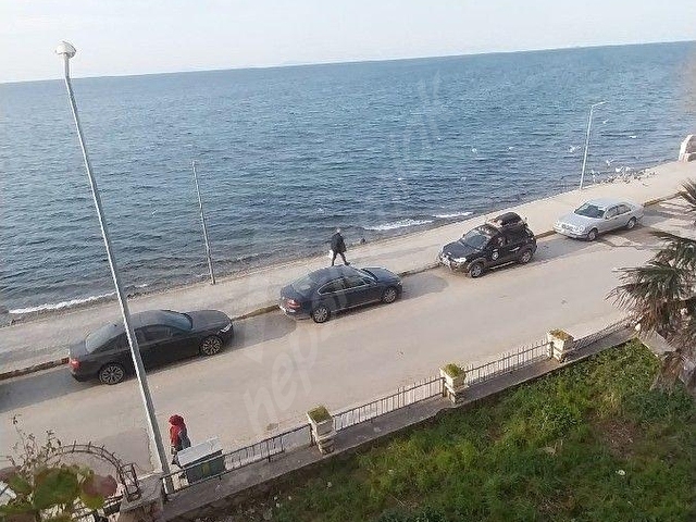 TAŞLİMAN DA DENİZE SIFIR BİNADA 2.KAT 1+1 SATILIK DAİRE