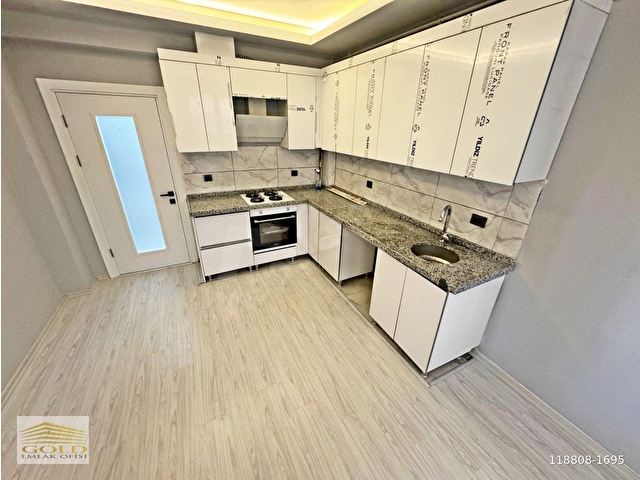 GOLD EMLAKTAN ETLİK CADDESİ ÜZERİNDE YATIRIMA VE OTURUMA UYGUN SATILIK SIFIR 2+1 DAİRE