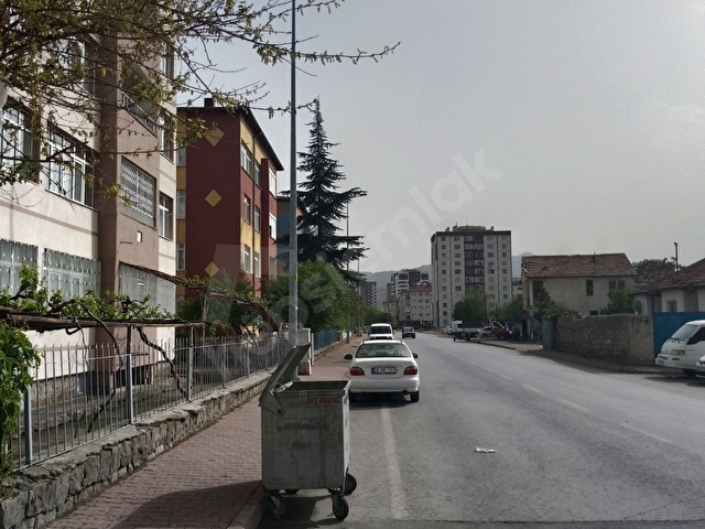 Yunus Emre Mahallesi merkezi konumda bahçeli 3+1 Satlık Daire - Görsel 5