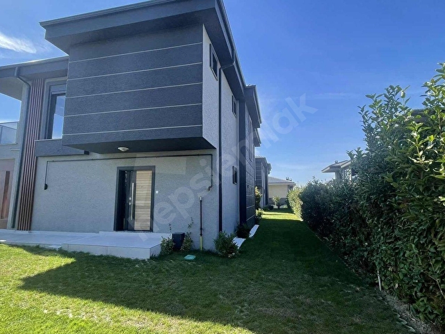 SATILIK SELİMPAŞADA MÜSTAKİL HAVUZLU 5+1 VİLLA - Görsel 12