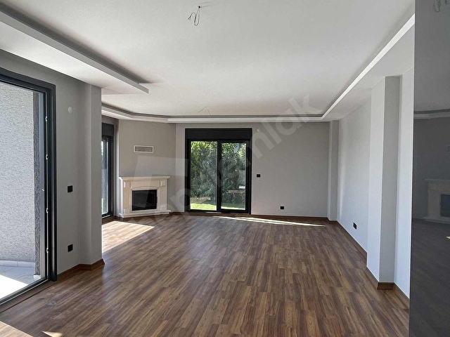SATILIK SELİMPAŞADA MÜSTAKİL HAVUZLU 5+1 VİLLA