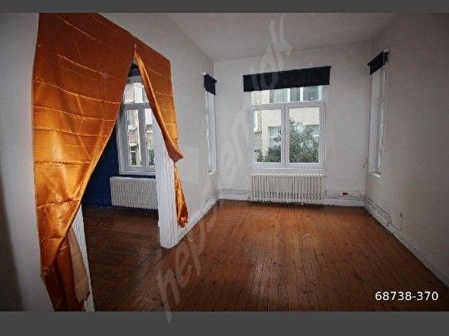 CİHANGİR MERKEZDE SATILIK 6 KATLI BİNA100 M2 OTURUMLU BEŞ DAİRE BİR DÜKKAN OLAN TARİHİ BİNA - Görsel 21